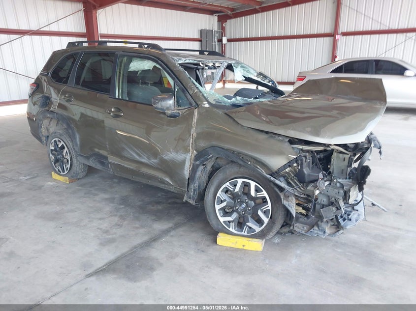 2025 Subaru Forester VIN JF2SLDBC7SH517915 IAAI salvage auction — FRONT END, Salvage (California), sold $25 on 2026-07-28 (photo 1)