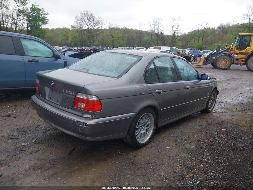 2002 BMW 5er VIN WBADT53492CE93683 IAAI salvage auction — FRONT & REAR, Salvage (Pennsylvania), sold $600 on 2026-07-21 (photo 4)