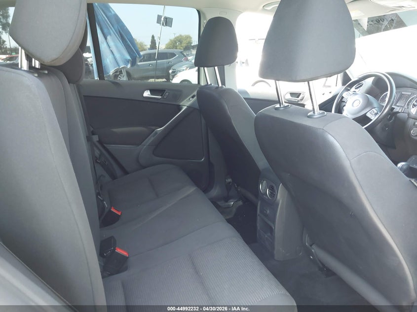 2017 Volkswagen Tiguan VIN WVGAV7AX9HK046870 IAAI salvage auction — REAR END, Salvage Certificate (California), sold $1,700 on 2026-08-19 (photo 8)