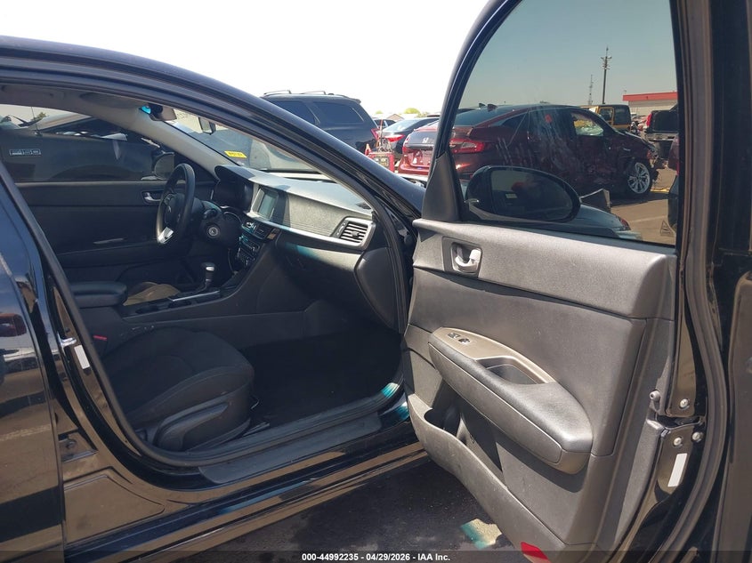 2019 Kia Optima VIN 5XXGT4L33KG332096 IAAI salvage auction — REAR END, Salvage Title, sold $2,600 on 2026-08-01 (photo 5)