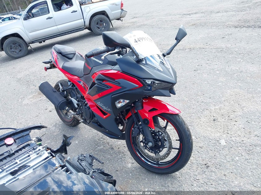 2025 Kawasaki Ninja VIN ML5EXGG10SDA66498 IAAI salvage auction — LEFT SIDE, Salvage (Massachusetts), sold $25 on 2026-07-22 (photo 1)