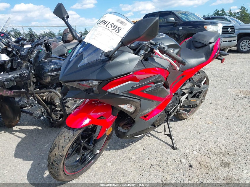 2025 Kawasaki Ninja VIN ML5EXGG10SDA66498 IAAI salvage auction — LEFT SIDE, Salvage (Massachusetts), sold $25 on 2026-07-22 (photo 2)