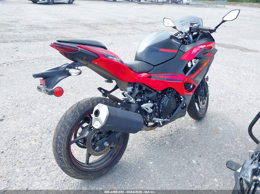 2025 Kawasaki Ninja VIN ML5EXGG10SDA66498 IAAI salvage auction — LEFT SIDE, Salvage (Massachusetts), sold $25 on 2026-07-22 (photo 4)