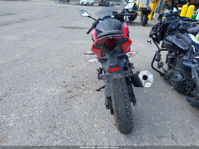 2025 Kawasaki Ninja VIN ML5EXGG10SDA66498 IAAI salvage auction — LEFT SIDE, Salvage (Massachusetts), sold $25 on 2026-07-22 (photo 6)