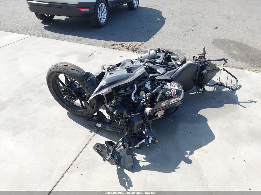2025 Yamaha Yzf VIN JYARM38Y5SA004139 IAAI salvage auction — ALL OVER, Salvage Title, sold $150 on 2026-07-17 (photo 2)