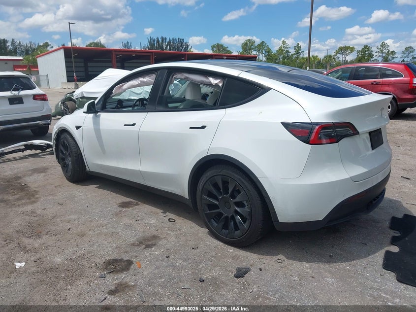 2021 Tesla Model y VIN 5YJYGDEE9MF108764 IAAI salvage auction — RIGHT SIDE, Salvage Title, sold $6,800 on 2026-07-16 (photo 3)