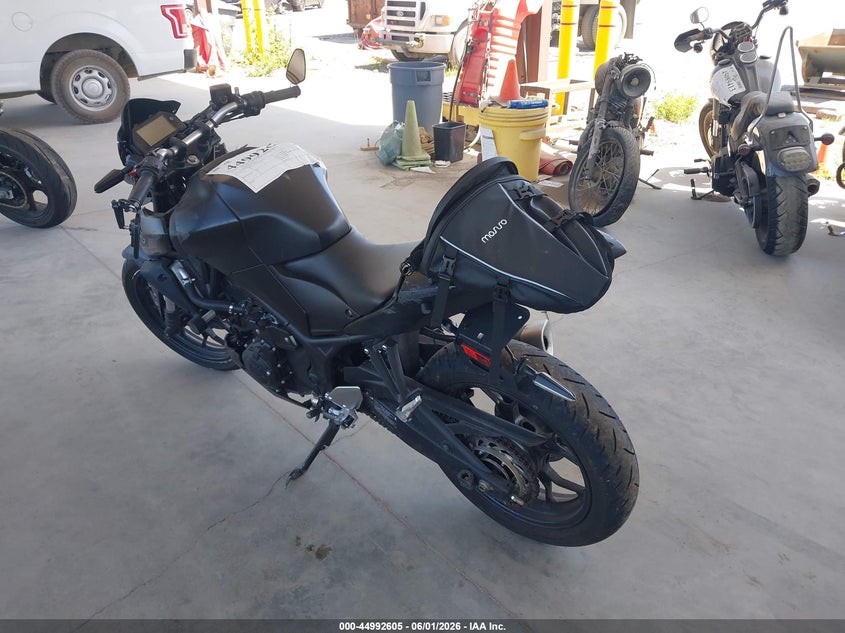 2023 Yamaha Mt-03 VIN MH3RH20Y7PK011806 IAAI salvage auction — SIDE, Salvage Title, sold $1,450 on 2026-07-08 (photo 3)