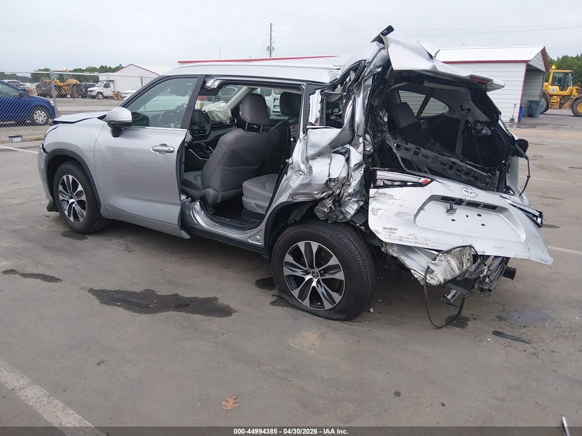 2022 Toyota Highlander VIN 5TDGZRAH2NS541844 IAAI salvage auction — REAR END, Junk Receipt (North Carolina), sold $6,200 on 2026-07-15 (photo 3)