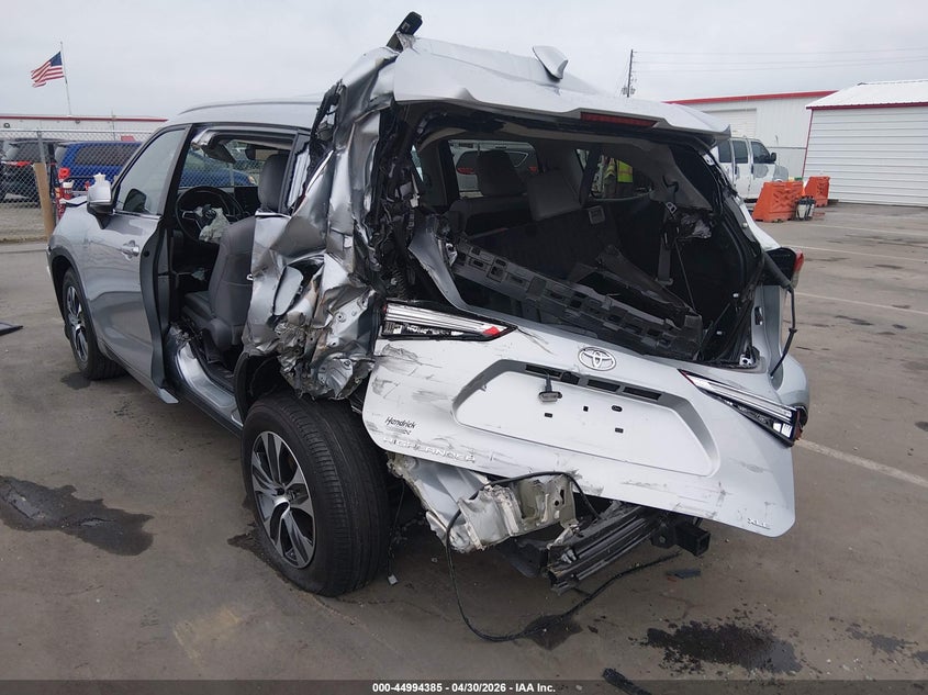 2022 Toyota Highlander VIN 5TDGZRAH2NS541844 IAAI salvage auction — REAR END, Junk Receipt (North Carolina), sold $6,200 on 2026-07-15 (photo 6)