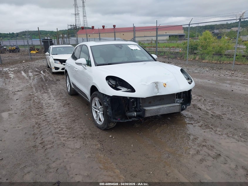 2022 Porsche Macan VIN WP1AA2A59NLB05034 — IAAI salvage auction photo