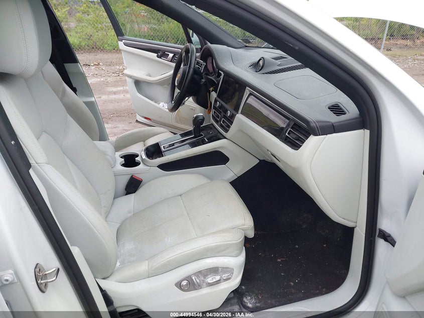 2022 Porsche Macan VIN WP1AA2A59NLB05034 IAAI salvage auction — FRONT END, Salvage (Pennsylvania), sold $13,400 on 2026-07-28 (photo 5)