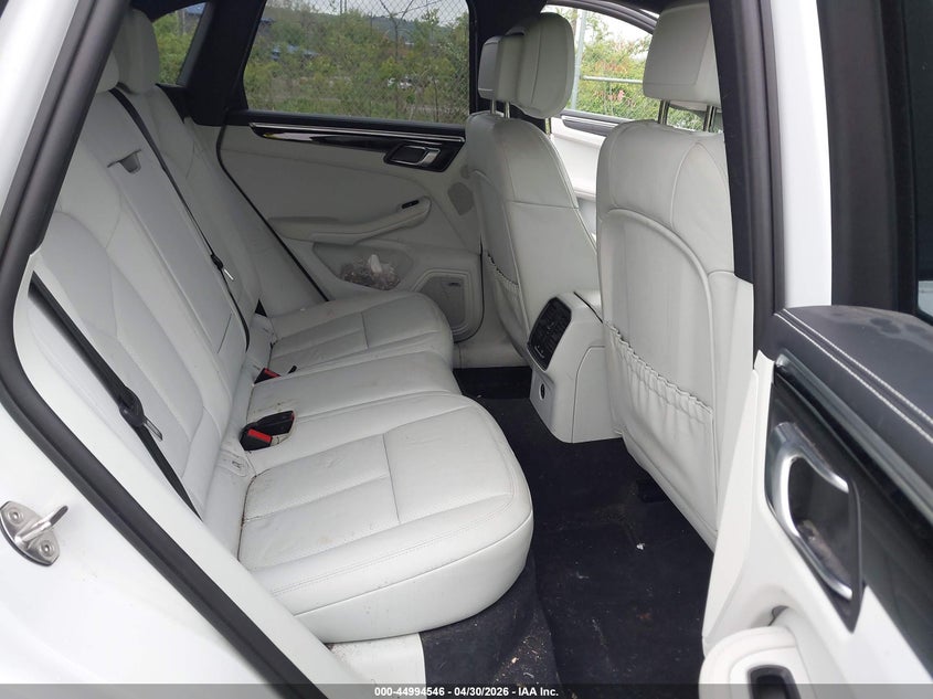 2022 Porsche Macan VIN WP1AA2A59NLB05034 IAAI salvage auction — FRONT END, Salvage (Pennsylvania), sold $13,400 on 2026-07-28 (photo 8)
