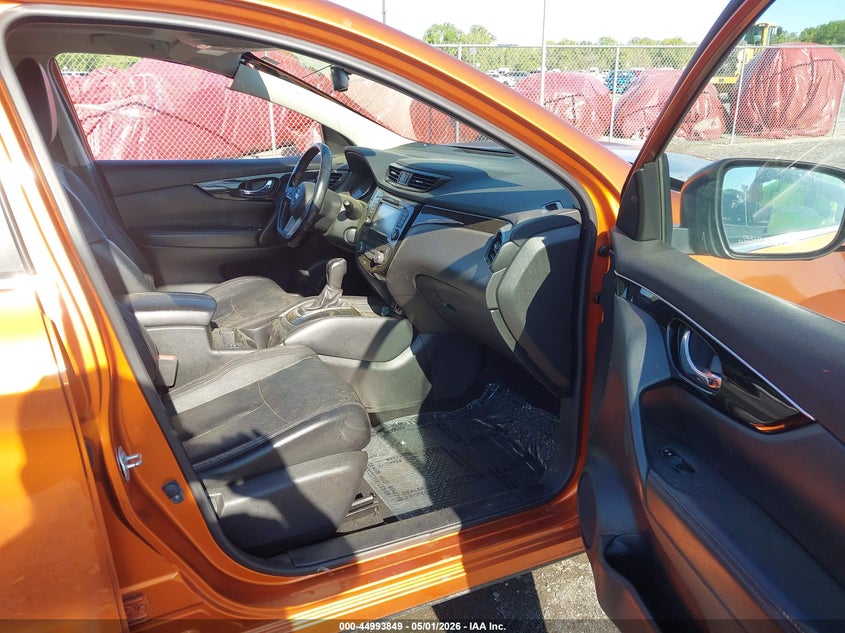 2017 Nissan Rogue VIN JN1BJ1CRXHW136637 IAAI salvage auction — FRONT END, Salvage - Greater Than 75% (Maryland), sold $1,550 on 2026-07-20 (photo 5)