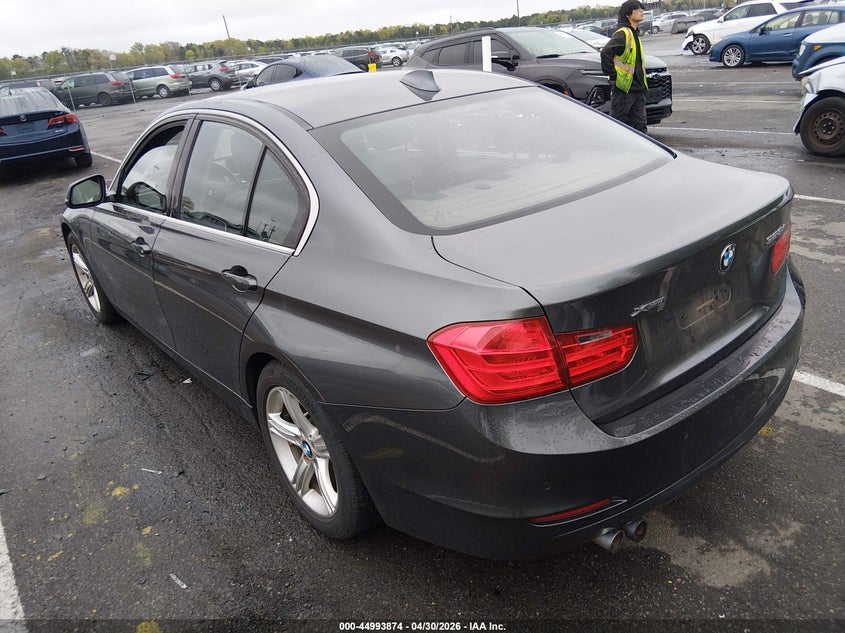 2015 BMW 3er VIN WBA3B3G52FNR85470 IAAI salvage auction — RIGHT SIDE, Salvage (New Jersey), sold $2,000 on 2026-07-27 (photo 3)