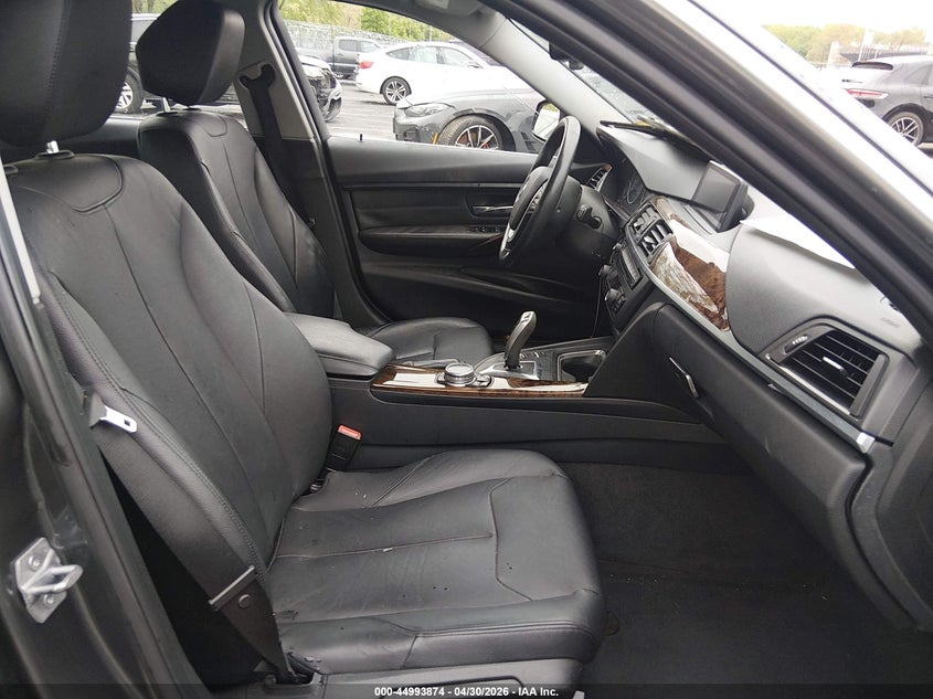 2015 BMW 3er VIN WBA3B3G52FNR85470 IAAI salvage auction — RIGHT SIDE, Salvage (New Jersey), sold $2,000 on 2026-07-27 (photo 5)