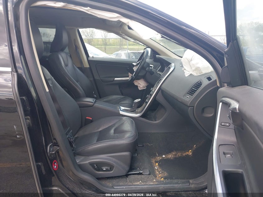 2013 Volvo Xc60 VIN YV4902DZ0D2387572 IAAI salvage auction — RIGHT FRONT, Salvage (Iowa), sold $575 on 2026-07-07 (photo 5)