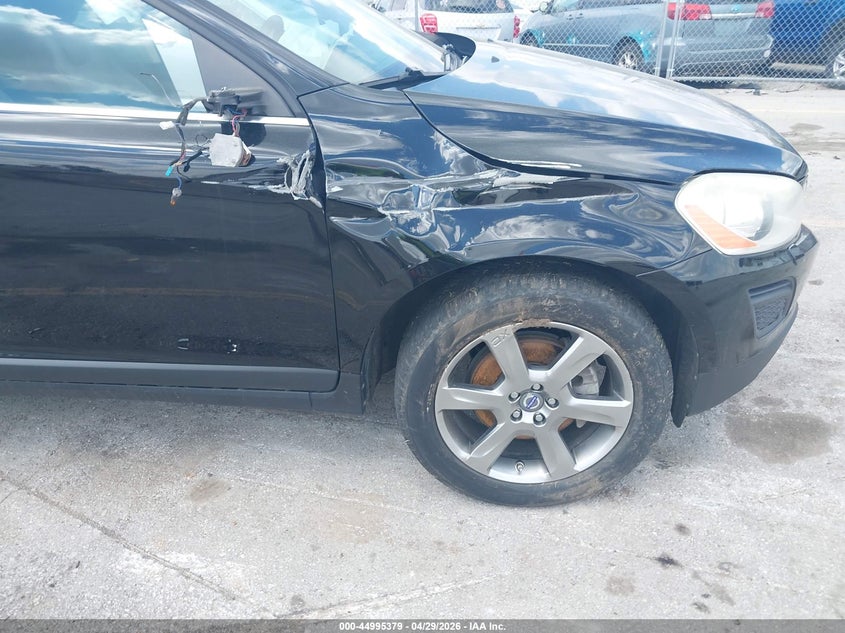 2013 Volvo Xc60 VIN YV4902DZ0D2387572 IAAI salvage auction — RIGHT FRONT, Salvage (Iowa), sold $575 on 2026-07-07 (photo 6)