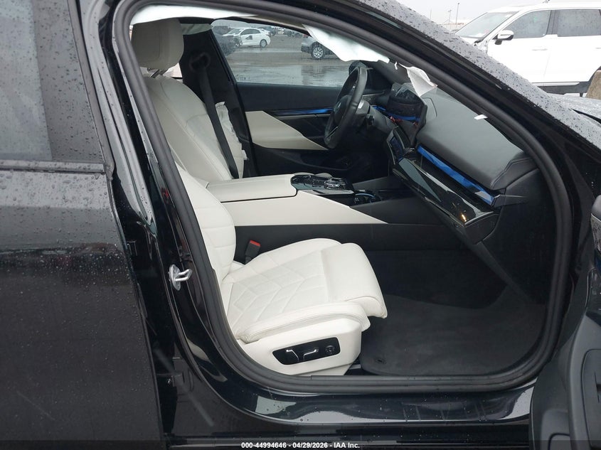 2025 BMW I5 VIN WBY33FK01SCT72824 IAAI salvage auction — SIDE, Original (Texas), sold $20,900 on 2026-07-29 (photo 5)