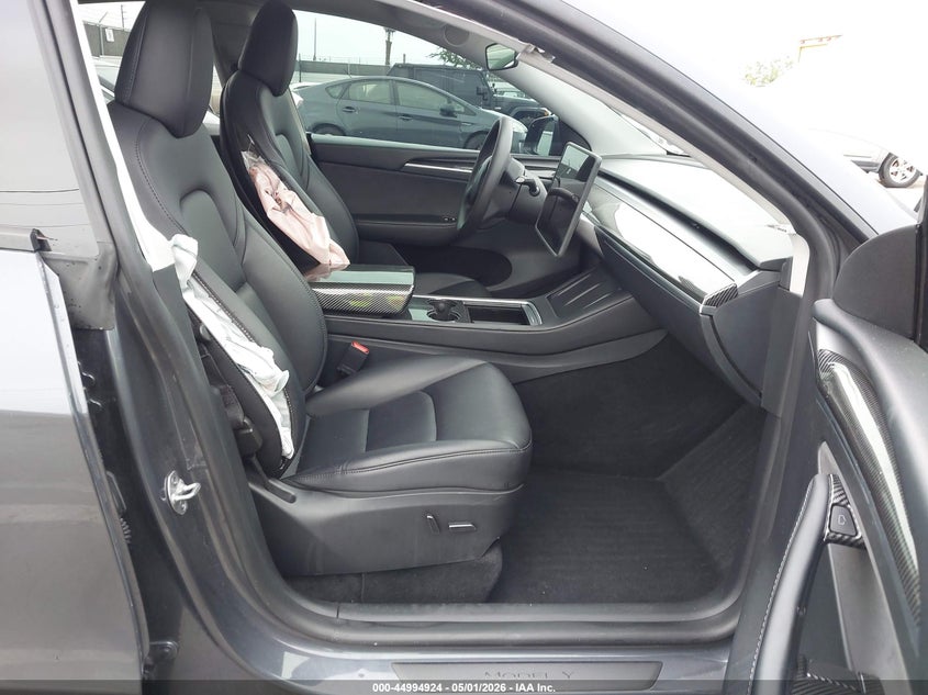 2023 Tesla Model y VIN 7SAYGDEDXPF966310 IAAI salvage auction — RIGHT FRONT, Salvage (Arizona), sold $8,700 on 2026-08-01 (photo 5)