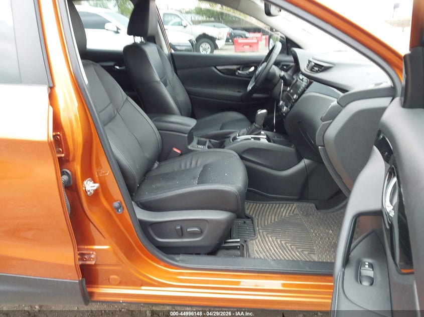 2021 Nissan Rogue VIN JN1BJ1CW0MW427843 IAAI salvage auction — HAIL, Salvage Title, sold $8,800 on 2026-07-14 (photo 5)