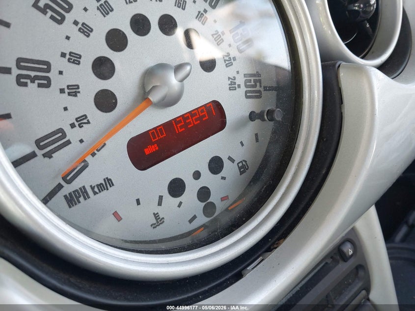 2003 Mini Cooper VIN WMWRC33443TE16764 IAAI salvage auction — LEFT & RIGHT, Non-Repairable (California), sold $175 on 2026-07-28 (photo 7)
