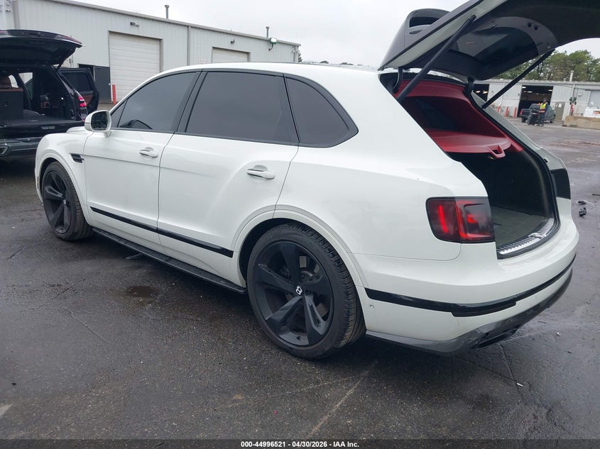 2018 Bentley Bentayga VIN SJAAC2ZV4JC020050 IAAI salvage auction — LEFT FRONT, Salvage Title, sold $36,000 on 2026-09-15 (photo 3)