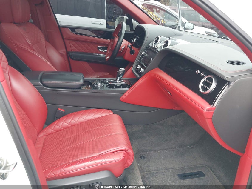 2018 Bentley Bentayga VIN SJAAC2ZV4JC020050 IAAI salvage auction — LEFT FRONT, Salvage Title, sold $36,000 on 2026-09-15 (photo 5)
