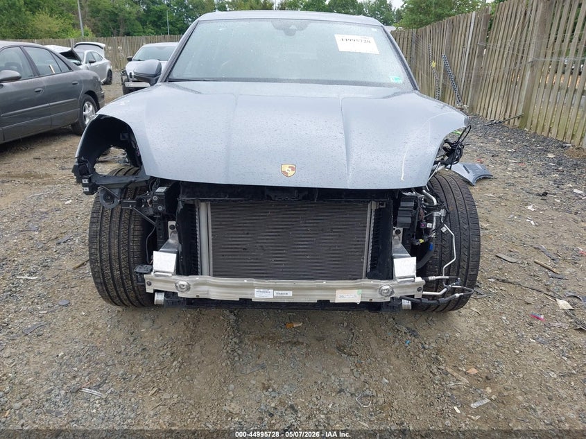 2024 Porsche Cayenne VIN WP1AA2AY9RDA11584 IAAI salvage auction — FRONT END, Salvage (Virginia), sold $27,750 on 2026-07-30 (photo 6)