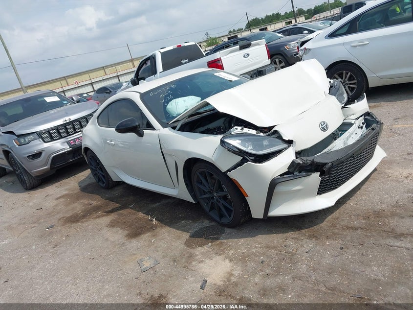 2026 Toyota Gr 86 VIN JF1ZNBE18T8075112 IAAI salvage auction — FRONT END, Salvage (Texas), sold $3,850 on 2026-07-22 (photo 1)