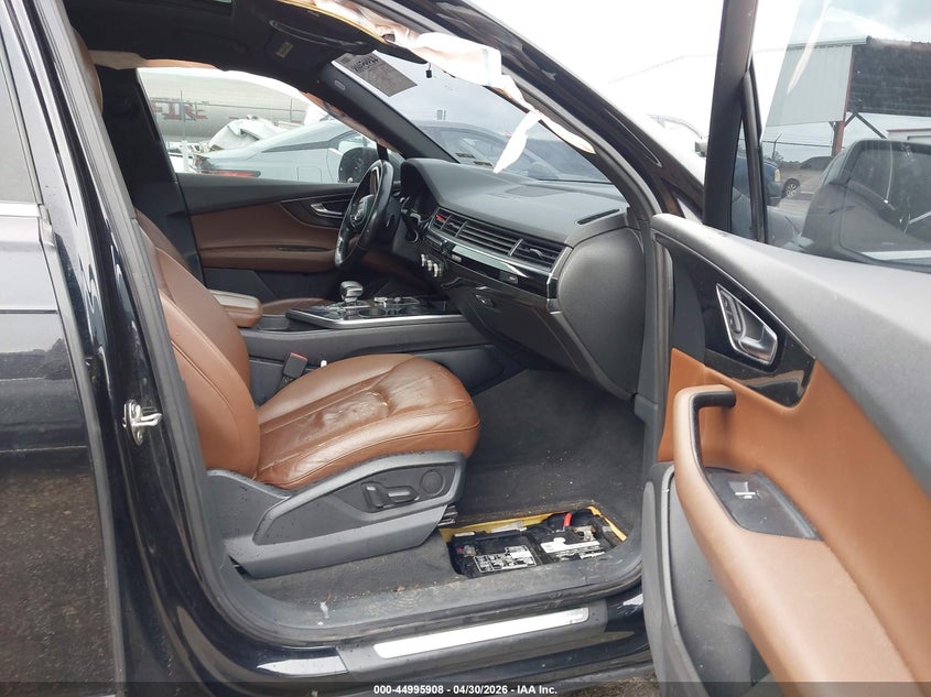 2017 Audi Q7 VIN WA1LAAF7XHD016337 IAAI salvage auction — FRONT END, Salvage (Mississippi), sold $2,150 on 2026-07-29 (photo 5)