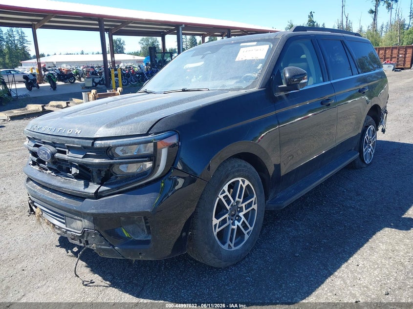 2025 Ford Expedition VIN 1FMJU1J80SEA26523 IAAI salvage auction — Front & Rear, Clear (Washington), sold $38,950 on 2026-06-10 (photo 2)