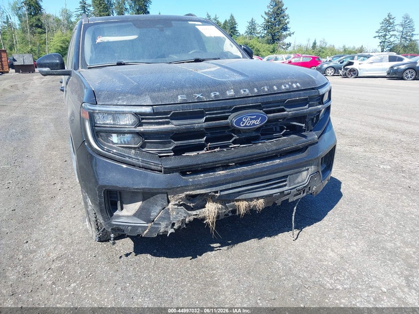 2025 Ford Expedition VIN 1FMJU1J80SEA26523 IAAI salvage auction — Front & Rear, Clear (Washington), sold $38,950 on 2026-06-10 (photo 6)