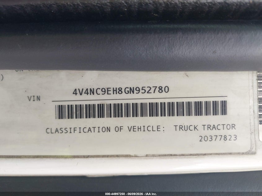 2016 Volvo VIN 4V4NC9EH8GN952780 IAAI salvage auction — EXTERIOR BURN, Salvage (Ohio), sold $4,300 on 2026-07-17 (photo 9)