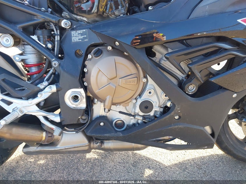 2022 BMW S 1000 VIN WB10E2309N6F01269 IAAI salvage auction — SIDE, Bill Of Sale (Hawaii), sold $2,650 on 2026-07-14 (photo 8)