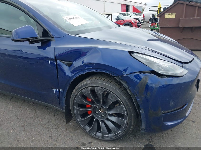 2023 Tesla Model y VIN 7SAYGDEF9PF664833 IAAI salvage auction — RIGHT SIDE, Salvage (Oregon), sold $12,900 on 2026-07-30 (photo 6)