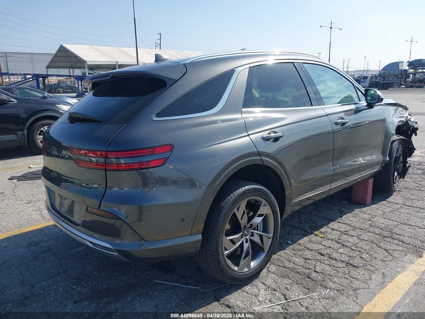 2023 Genesis Gv70 VIN 5NMMCET12PH000733 IAAI salvage auction — SIDE, Salvage (California), sold $8,500 on 2026-07-21 (photo 4)