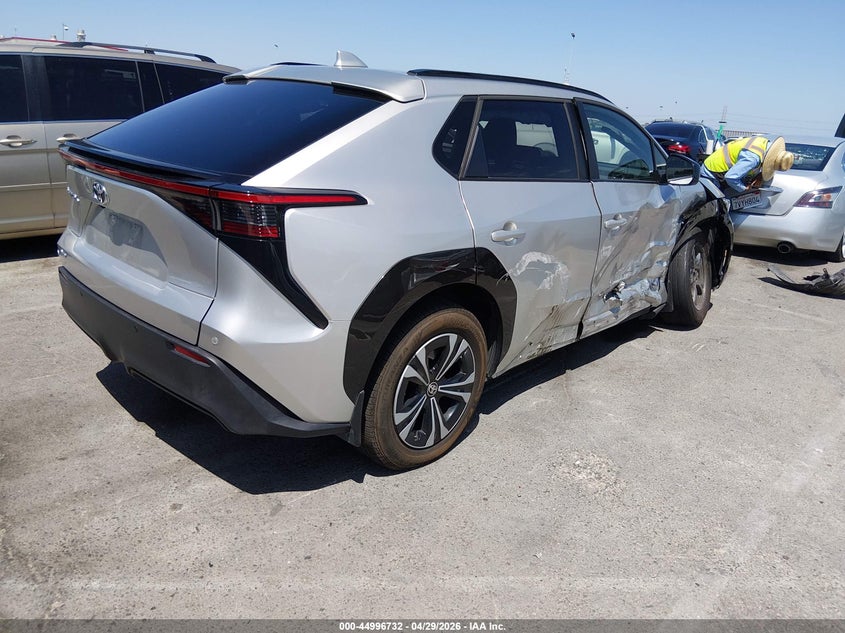 2024 Toyota Bz4x VIN JTMAAAAA7RA041893 IAAI salvage auction — RIGHT SIDE, Salvage Title, sold $7,075 on 2026-07-30 (photo 4)