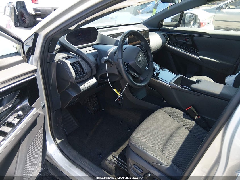 2024 Toyota Bz4x VIN JTMAAAAA7RA041893 IAAI salvage auction — RIGHT SIDE, Salvage Title, sold $7,075 on 2026-07-28 (photo 5)