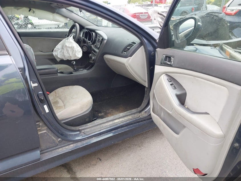 2015 Kia Optima VIN 5XXGM4A77FG471009 IAAI salvage auction — FRONT & REAR, Wait Title, sold $550 on 2026-07-06 (photo 5)