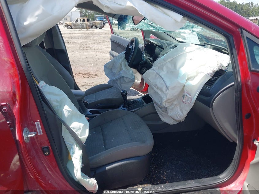 2015 Kia Forte VIN KNAFX4A60F5322775 IAAI salvage auction — FRONT END, Salvage Title, sold $300 on 2026-07-17 (photo 5)