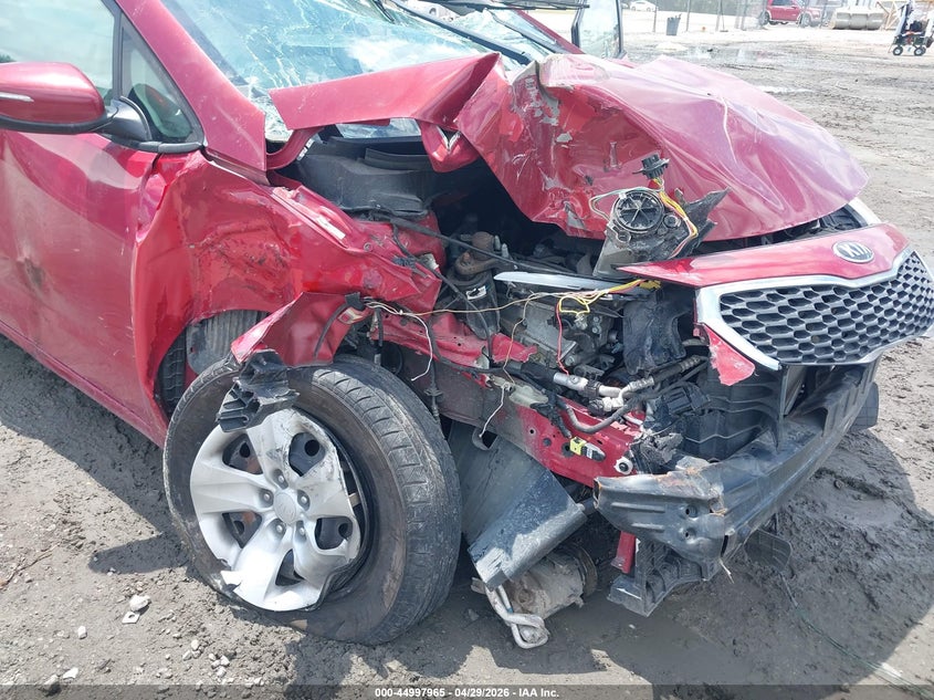 2015 Kia Forte VIN KNAFX4A60F5322775 IAAI salvage auction — FRONT END, Salvage Title, sold $300 on 2026-07-17 (photo 6)
