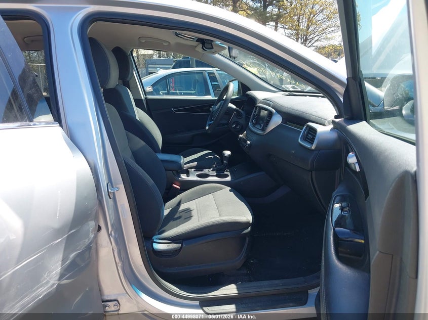 2019 Kia Sorento VIN 5XYPG4A55KG558757 IAAI salvage auction — RIGHT SIDE, Mv-907A (New York), sold $2,000 on 2026-07-29 (photo 5)