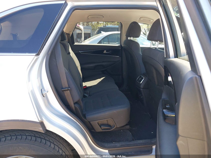 2019 Kia Sorento VIN 5XYPG4A55KG558757 IAAI salvage auction — RIGHT SIDE, Mv-907A (New York), sold $2,000 on 2026-07-29 (photo 8)
