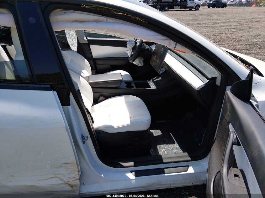 2022 Tesla Model y VIN 7SAYGDEE4NF320007 IAAI salvage auction — THEFT, Salvage (South Carolina), sold $25 on 2026-07-28 (photo 5)