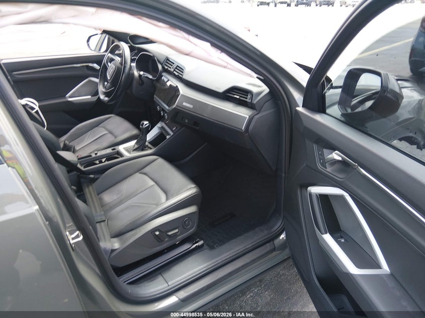 2023 Audi Q3 VIN WA1AUCF3XP1124769 IAAI salvage auction — LEFT SIDE, Rebuildable (Florida), sold $6,500 on 2026-08-01 (photo 5)