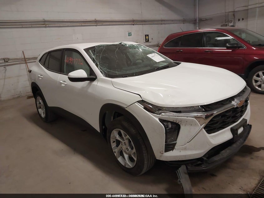 2025 Chevrolet Trax VIN KL77LFEP9SC282023 IAAI salvage auction — ALL OVER, Clear (Minnesota), sold $2,950 on 2026-07-29 (photo 2)