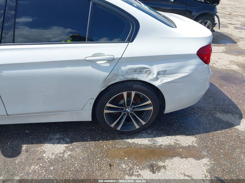 2018 BMW 3er VIN WBA8B9G52JNU57638 IAAI salvage auction — LEFT REAR, Salvage Title, sold $3,550 on 2026-07-29 (photo 6)
