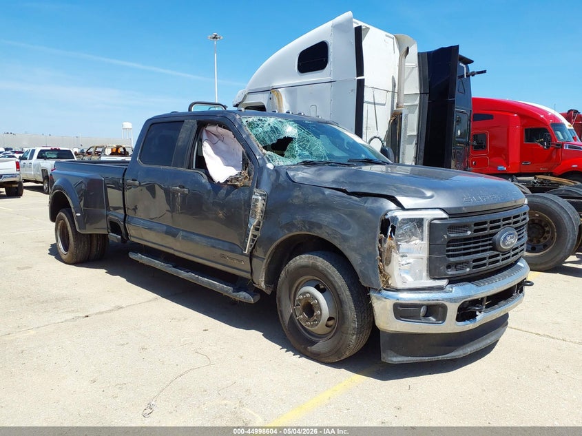 2024 Ford F350 VIN 1FT8W3CT4REC15082 IAAI salvage auction — RIGHT FRONT, Salvage (Illinois), sold $15,850 on 2026-07-28 (photo 1)