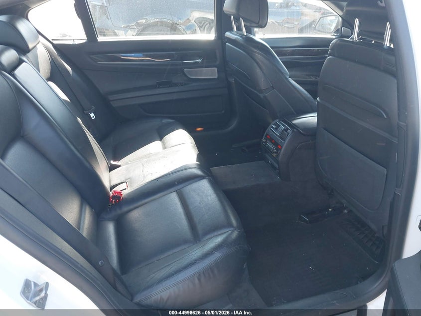 2013 BMW 7er VIN WBAYF8C5XDD140060 IAAI salvage auction — FRONT & REAR, Salvage (Pennsylvania), sold $1,600 on 2026-07-07 (photo 8)