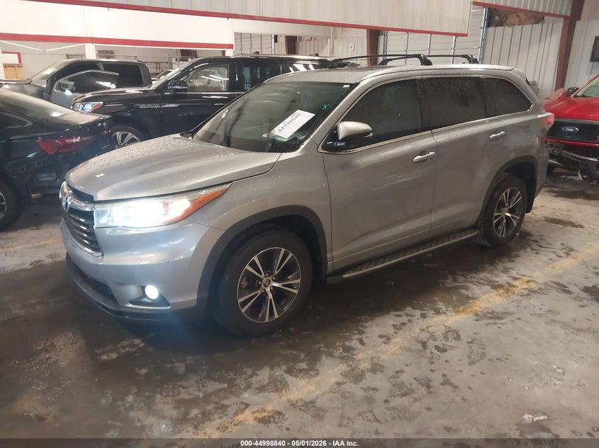 2016 Toyota Highlander VIN 5TDKKRFH6GS140372 IAAI salvage auction — RIGHT FRONT, Original (Texas), sold $9,325 on 2026-07-15 (photo 2)